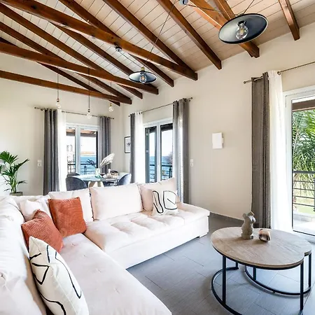 Meltemi House - A Seaside Luxury Maisonnette * Dhiyeliotika