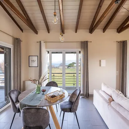 Meltemi House - A Seaside Luxury Maisonnette Holiday home *