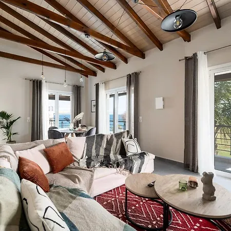 Meltemi House - A Seaside Luxury Maisonnette Holiday home *