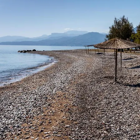 Meltemi House - A Seaside Luxury Maisonnette Dhiyeliotika