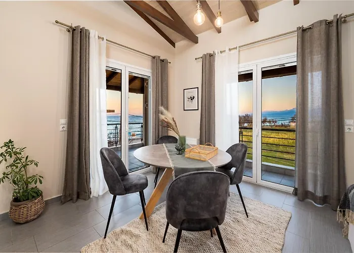 Meltemi House - A Seaside Luxury Maisonnette